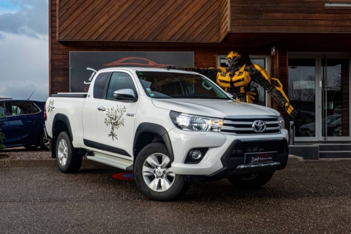 Toyota Hilux XC (7) 4WD 2.4 D-4D X-tra Cabine Légende Sport 32800 euros