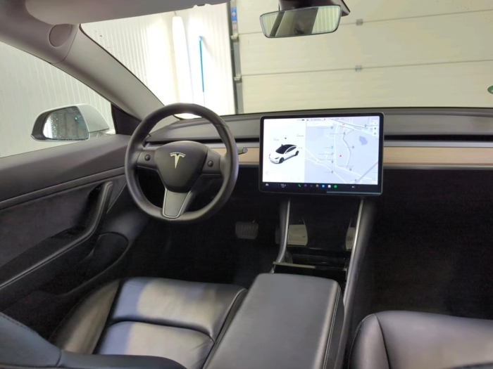 Tesla Model 3 Standard RWD Plus – Image 3